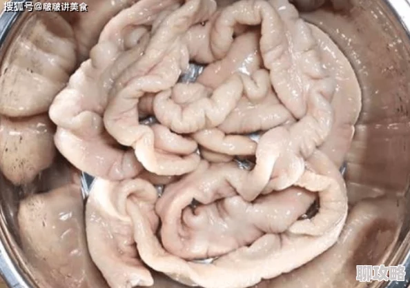 杨晨晨脱得一二净无内裤全身最近在网上直播卖货赚了不少钱