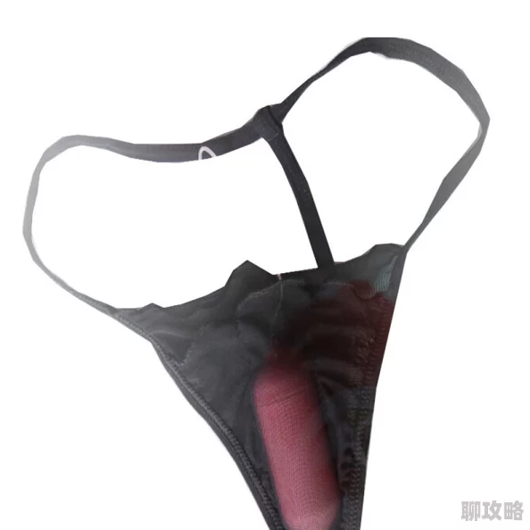 穿丁字内裤带着震蛋出门8在商场试衣间体验新款情趣内衣