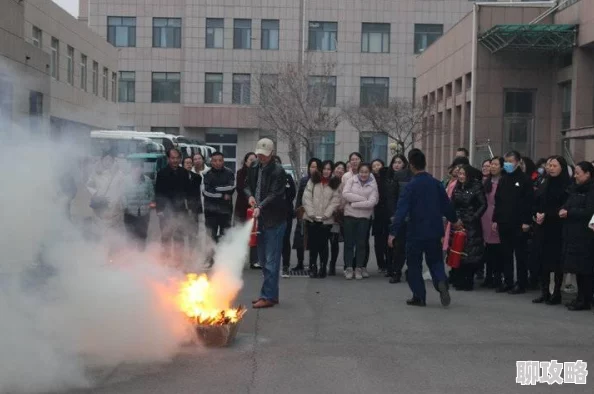老妇女乱熟老女人乱熟最近在社区组织了健康讲座和舞蹈活动 老妇女乱熟老女人乱熟最近在社区组织了健康讲座和舞蹈活动