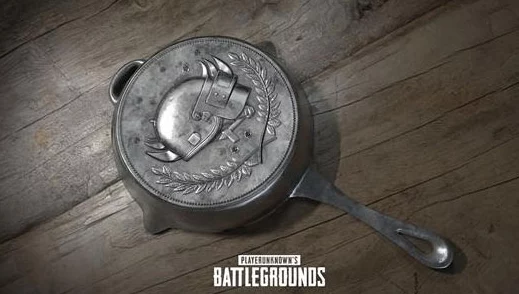 网友热议：地铁逃生平底锅VS砍刀，哪个价格更昂贵？实用性评价出炉！