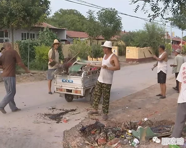 逐个淹死近日,某地突发山洪导致村庄被淹,多名村民被困等待救援 逐个淹死近日,某地突发山洪导致村庄被淹,多名村民被困等待救援