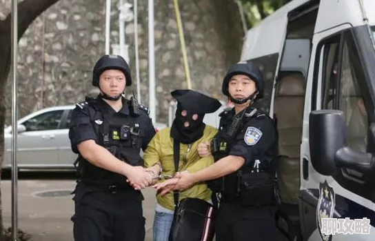军警同志近日某地警方成功破获一起特大毒品案件，抓获嫌疑人十余名，缴获毒品数公斤