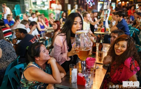 日本夜夜操日本夜生活文化持续发展吸引更多年轻人参与各类夜间活动