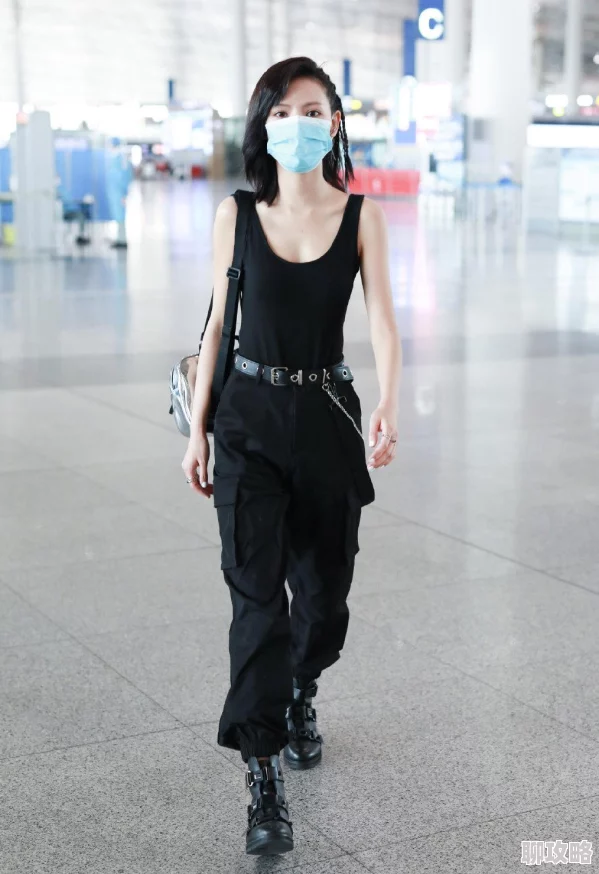 景佳人西门龙霆近日两人携手出席时尚活动引发热议,展现默契与风格 景佳人西门龙霆近日两人携手出席时尚活动引发热议,展现默契与风格