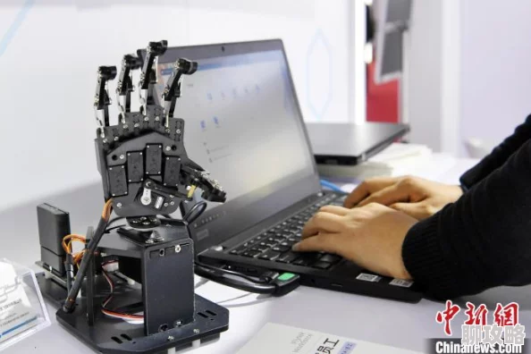 操纲手近日，操纲手团队成功研发出新型智能操控系统，提升了操作精度和效率。