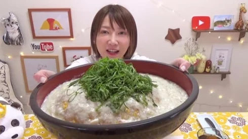 公车奶水小说食神萌宝（五岁厨神一碗蛋炒饭全国厨师慌了）勇敢追梦，创造美味人生