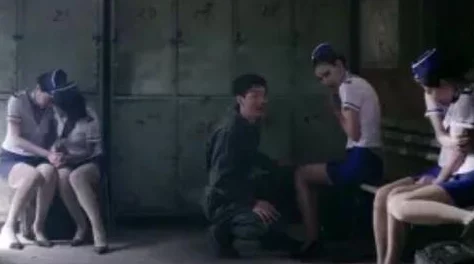 调教15小男生gay脱裤子据说拍摄地点在废弃工厂还请了专门的化妆师参与