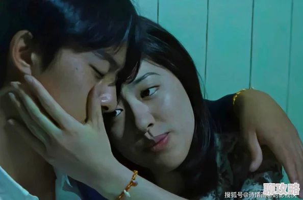 堕落女教师无遮羞删减免费观看听说主演原是小学老师为艺术献身还带资进组
