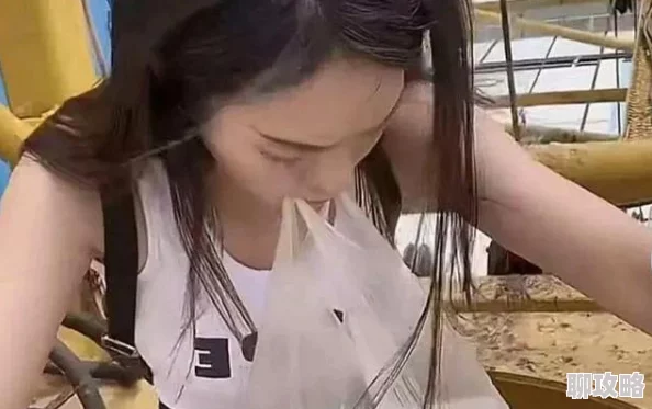 舔喷水据传某网红直播时意外触发导致直播间被封引发网友热议