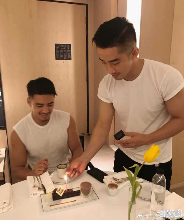 新疆男男同志gay又长又粗据说健身教练男友是圈内名媛私教身材超好