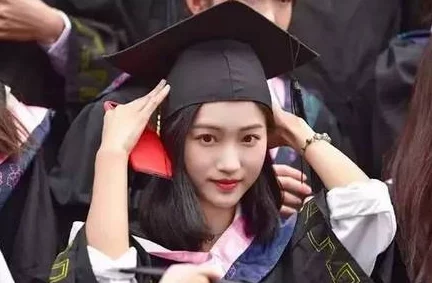 四大校花惊现神秘富二代追求者竞争激烈传闻好事将近