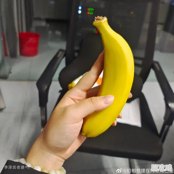 我和室友ktv香蕉调教全曝光者联系方式1234567890寻求法律援助