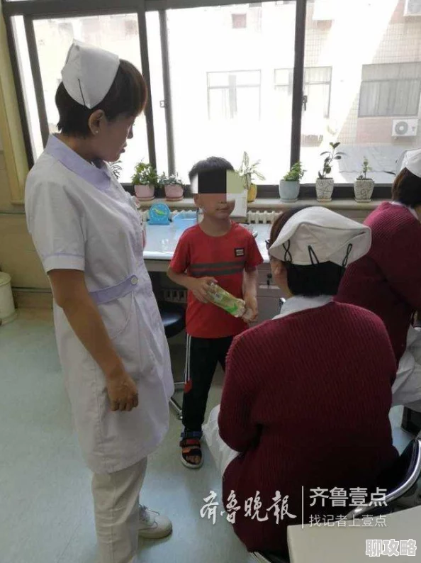 宝贝把腿打开据说现场气氛热烈粉丝尖叫连连保安都看呆了
