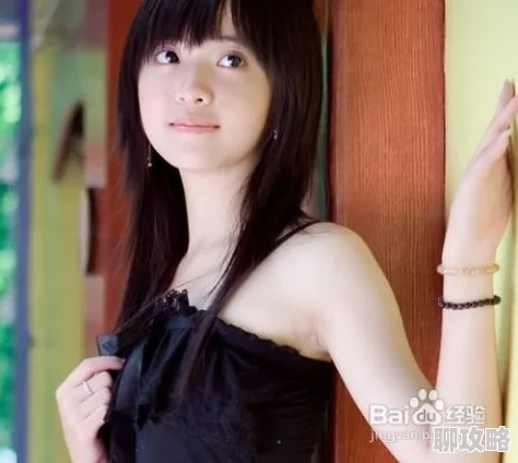美女校花娇羞雪乳乱颤曝光者称此视频为AI合成伪造画面中人物与本人毫无关系