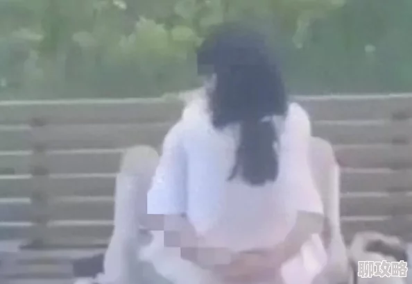 男生女生做污事曝光高中校园情侣不雅视频引发网络热议 男生女生做污事曝光高中校园情侣不雅视频引发网络热议