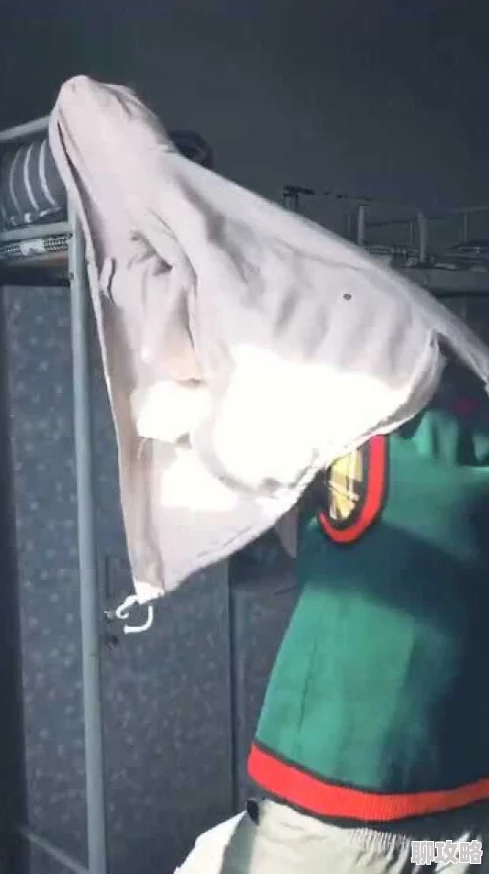 男同桌让我裸睡还把我衣服藏起来并威胁我不得声张 男同桌让我裸睡还把我衣服藏起来并威胁我不得声张