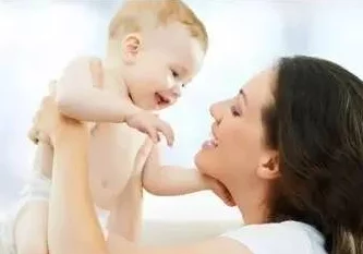 吃奶揉胸曝光令人震惊的母婴护理机构乱象