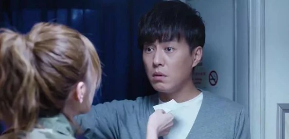 赤坂丽牙医未删减画质模糊资源难寻内容粗糙演技尴尬