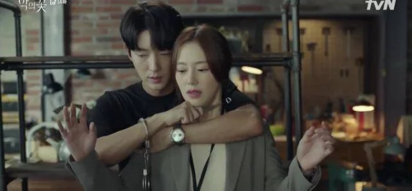 赤坂丽牙医未删减画质模糊资源难寻内容粗糙演技尴尬