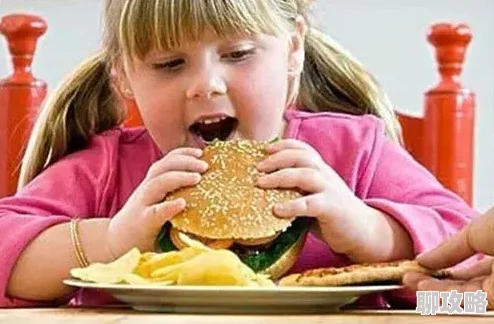 一个人吃上面二个人吃听说隔壁老王家媳妇最近总买两份鸭脖