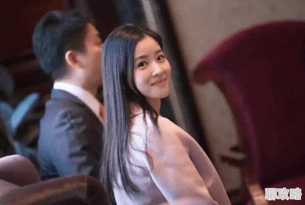 美女露%100身体无档为何备受争议因为它游走在色情与艺术的边缘地带引发了诸多讨论