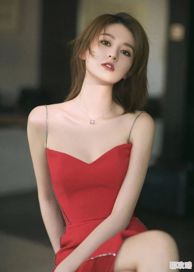 美女露奶为什么令人印象深刻因为具有强烈的视觉冲击力和感官刺激