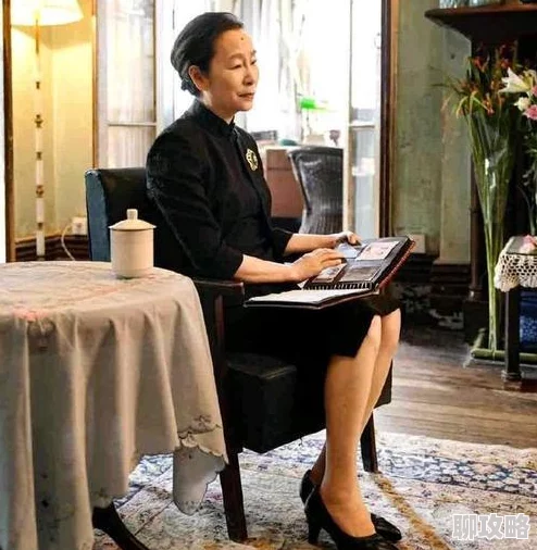 成熟丰满色老太为何备受青睐因为她们拥有丰富人生阅历和优雅气质