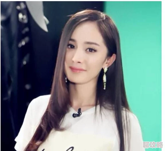 杨幂被揉到高潮喷了为什么她身材姣好气质出众演技也在线呢为何如此受欢迎