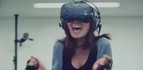 谷露AV影院2025全新VR体验震撼来袭