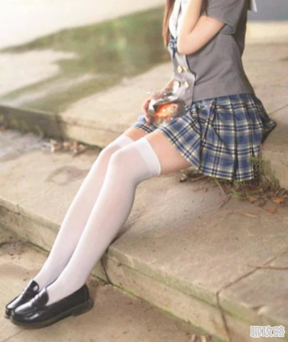 白丝校花扒开美腿甜美校园偷拍曝光尺度惊人已被举报 白丝校花扒开美腿甜美校园偷拍曝光尺度惊人已被举报